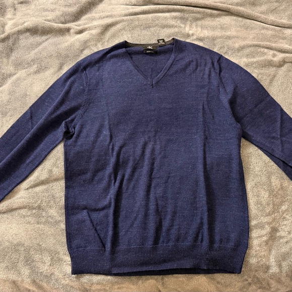 Calvin Klein Men's Blue 100% Merino Wool sweater - near perfect condition